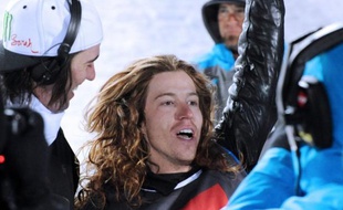 USA's Shaun White celebrates after winning the Men's Snowboard Superpipe final of the European Winter X-Games, on March 15, 2012 in the sky resort of Tignes. AFP PHOTO JEAN-PIERRE CLATOT