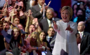 Hillary Clinton acclamée par ses partisans le 7 juin 2016 à New York