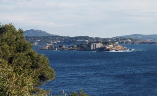 Que vous cherchiez la volupté d'une plage ensoleillée ou le luxe, les îles Paul-Ricard vous promettent de merveilleuses vacances.