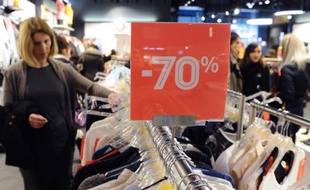 Début des soldes le 2 janvier 2015 à Talange, dans l'est de la France