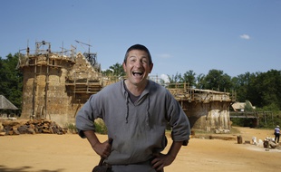 Florian Renucci, maître d'œuvre du chantier de Guédelon, se réjouit de la victoire de son château.
