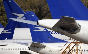 La compagnie aérienne publique Aerolineas Argentinas a annoncé lundi la signature d'un contrat pour acheter 20 Boeing 737/800 pour un montant de 1,8 milliard de dollars.
