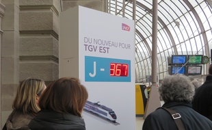 Le compte à rebours de la fin de LGV Est inauguré dans la gare de Strasbourg, le 2 avril 2015. Le 3 avril 2016, le trajet Strasbourg-Paris s'effectuera en 1h48 en TGV.