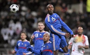 La France A' n'a brillé que l'espace d'une mi-temps en amical contre le Mali mardi au stade Charléty, le temps pour Nasri de marquer et de donner une passe décisive, pour finalement s'imposer 3 à 2, dans un match sur lequel planait la liste des 23 qui iront à l'Euro.