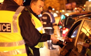 Dominique Benezeth (photo du haut), ancien gendarme et responsable de la prévention à Contralco, est très présent sur les contrôles d'alcoolémie diurne et nocturnes pour sensibiliser les automobilistes. « Il y a une prise de conscience, mais elle reste encore trop faible ». A quelques kilomètres de Montpellier, Contralco fabrique les éthylotests.