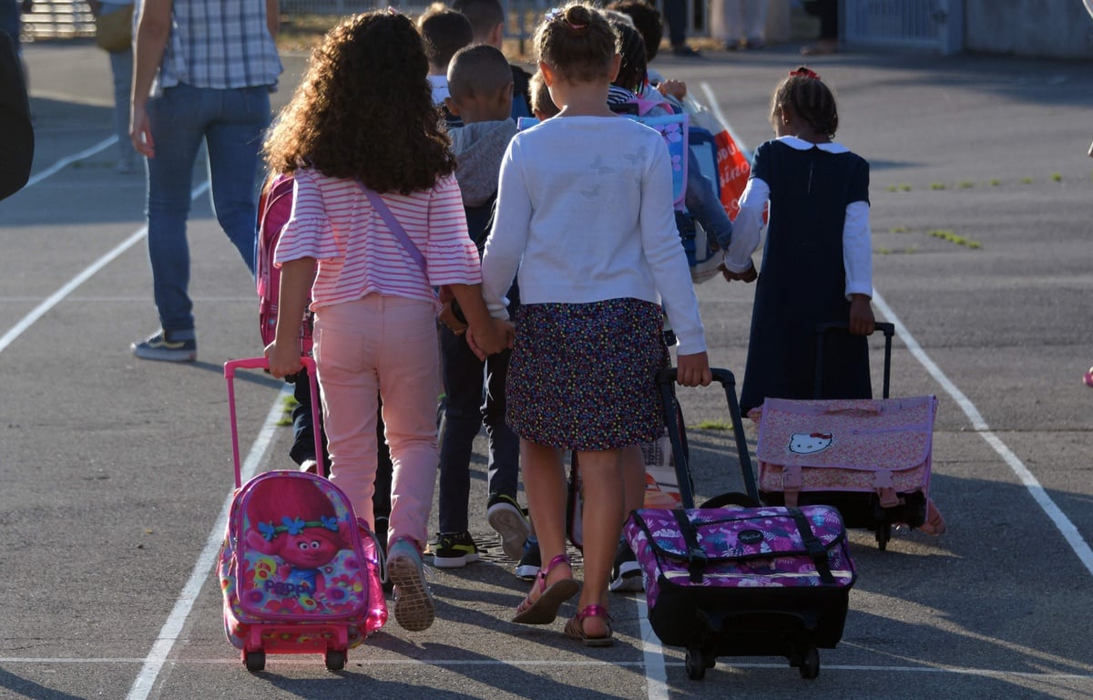 Rentrée scolaire, rapport contre Pékin et stationnement payant des scooters