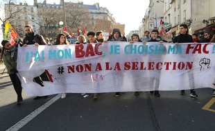 Mobilisation nationale des lycéens, étudiants et personnels des établissements afin de protester contre la future reforme du bac et de l’université à Paris le 1er février 2008.