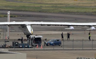 L'avion solaire Solar Impulse 2 à l'aéroport de Nagoya le 2 juin 2015