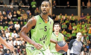 Hilton Armstrong a réussi son meilleur match samedi à Chalon avec 20 points et 13 rebonds.