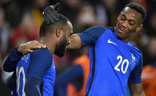 Alexandre Lacazette et Anthony Martial ont marqué des points lors du match amical Allemagne-France, le 14 novembre 2017 à Cologne.