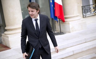 Le ministre sortant de l'Economie et des Finances, François Baroin, a estimé mardi qu'une sortie de la Grèce de la zone euro "coûterait net 50 milliards" d'euros à la France, "plus les titres que détiennent les banques ou les assurances dans leurs portefeuilles".