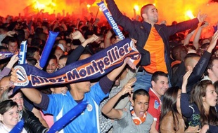 Le centre-ville de Montpellier a explosé de joie dimanche soir au coup de sifflet final du match Auxerre-Montpellier (1-2), résultat qui sacre le Montpellier Hérault Sport Club champion de France de football pour la première fois de son histoire.