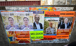 Les panneaux électoraux à Carpentras.