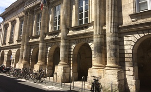 Palais de justice de la Rochelle.