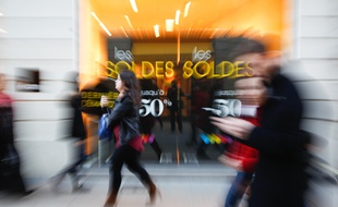 Soldes en centre-ville de Nantes.
