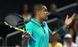 Jo-Wilfried Tsonga face à Kei Nishikori en huitièmes de finale de l'Open d'Australie, le 24 janvier 2016.