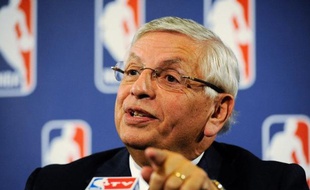 La NBA a annulé vendredi deux semaines supplémentaires de la saison régulière 2011-2012, soit 121 matches du 15 au 30 novembre, après un nouvel échec des négociations pour sortir du lock-out, le conflit financier qui oppose les propriétaires de franchises et les joueurs.