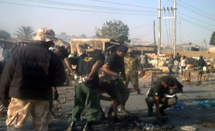 Peu après, à Jos, ville du centre du Nigeria et épicentre de violences récurrentes, des habitants ont dit avoir entendu une explosion près d'une église également, au moment d'une cérémonie de Noel;