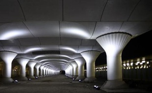 Installation de l'artiste espagnol Pablo Valbuena (Kinematope) pour la manifestation dédiée à l'art contemporain Nuit Blanche, le 3 octobre 2014 à Paris