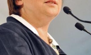 Pour l'instant, Martine Aubry ne répond pas.