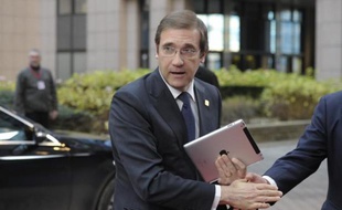 Le Portugal, sous perfusion financière internationale depuis 2011, a mandaté six banques pour lancer "dans un avenir proche" une émission de dette à dix ans, sa première depuis mai 2013, a annoncé lundi à l'AFP l'agence portugaise de la dette (IGCP).