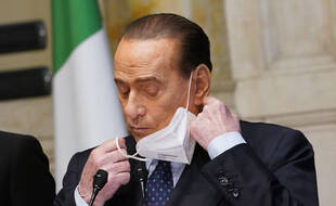 Silvio Berlusconi avait de nouveau été hospitalisé mardi 11 mai après avoir contracté le coronavirus en septembre 2020.
