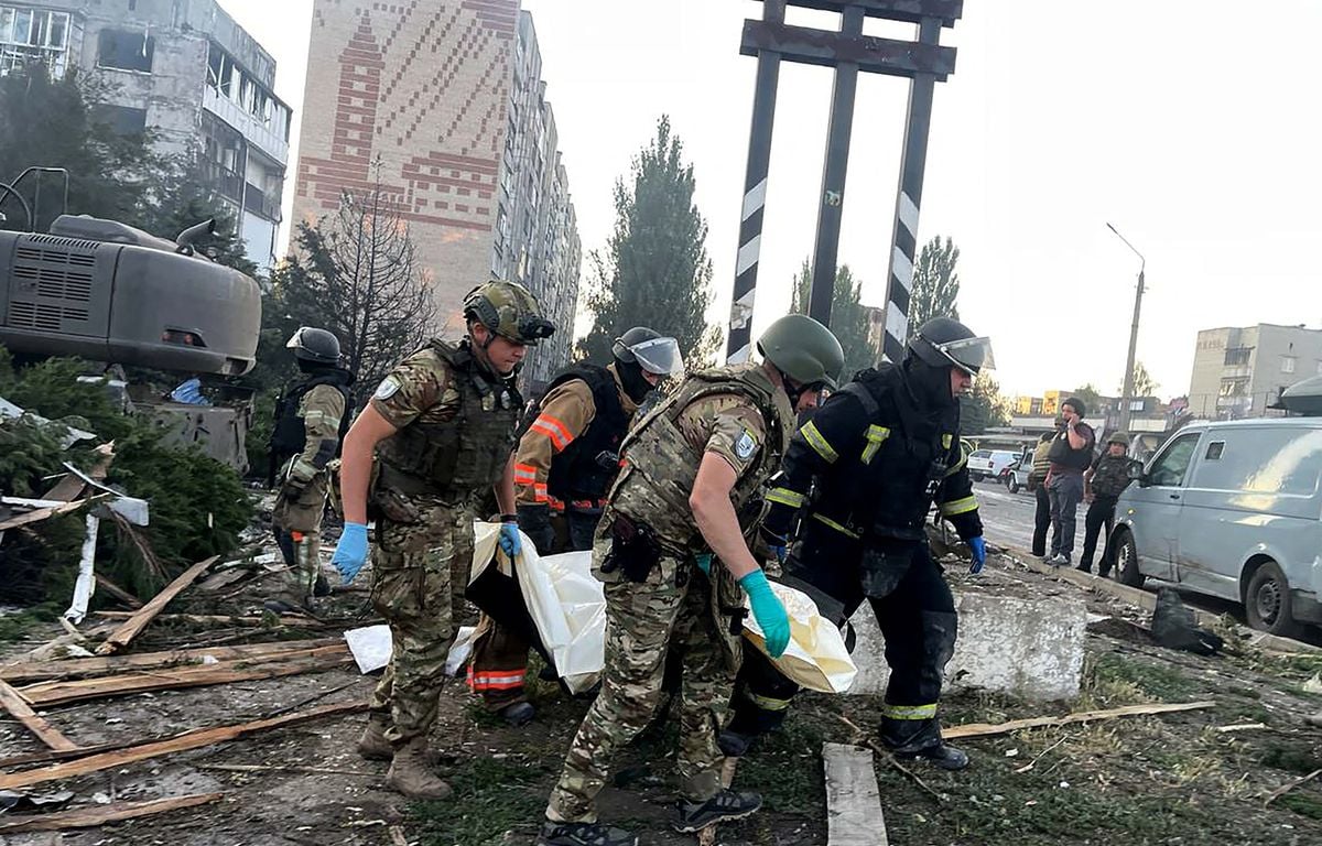 Guerre en Ukraine : L'UE dégaine les sanctions « les plus sévères » jamais prises contre la Russie et chasse les fantômes