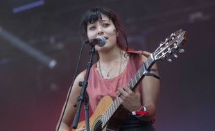 La chanteuse franco-anglaise Paulette Wright lors d'un concert en 2016.