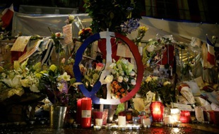 Photo d'illustration d'un hommage fait aux victimes du Bataclan, en novembre 2015 à Paris.