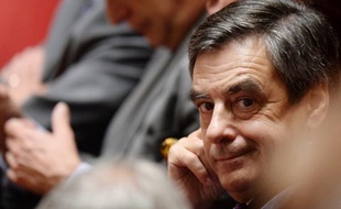 François Fillon (UMP) a estimé jeudi qu'il y avait trop d'immigrés en France, pays qui ne peut accueillir "dans des conditions décentes" tous ceux qui veulent venir y vivre.