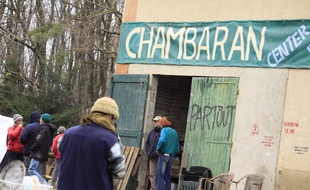 Les zadistes de la forêt de Chambaran, à côté de Roybon (Isère), ici en 2014.