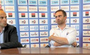 L'entraîneur Guillaume Quintard ne devra pas rester les bras croisés avec les objectifs fixés par Pierre-Yves Bichon (à gauche) et Marcel Etienne (à droite).