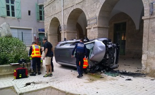 L'accident a eu lieu devant la mairie de Pézenas, dans l'Hérault