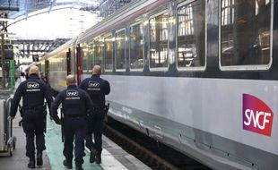Des agents de la sûreté ferroviaire à la gare de Bordeaux Saint-Jean. (illustration)
