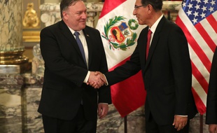 Le secrétaire d'Etat américain Mike Pompeo a rencontré le président péruvien Martin Vizcarra à Lima le 13 avril 2019.