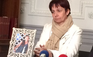 Monique Sire, la mère d'Amandine Estrabaud, le 11 avril 2016, trois jours après la mise en examen d'un suspect.