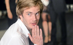Le Suédois Felix Kjellberg, alias PewDiePie, au Social Star Awards, à Singapour, le 23 mai 2013.