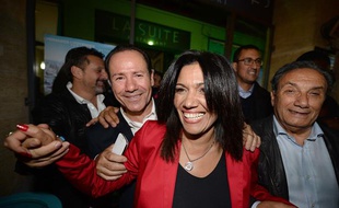 Samia Ghali fête sa victoire au premier tour de la primaire PS à Marseille le 13 octobre 2013.