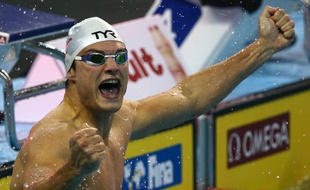 Florent Manaudou après son titre de champion du monde petit bassin sur 50m nage libre, le 5 décembre 2014.