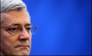 Le numéro 2 du Front national, Bruno Gollnisch, comparaissait lundi en appel devant la commission disciplinaire du Conseil national de l'Enseignement supérieur et de la Recherche (Cneser) pour ses propos sur les chambres à gaz en octobre 2004.