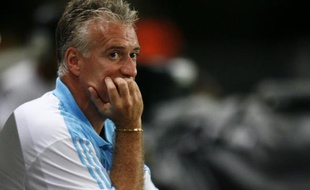 L'entraîneur marseillais, Didier Deschamps, pensif contre Rennes, le 22 août 2009.
