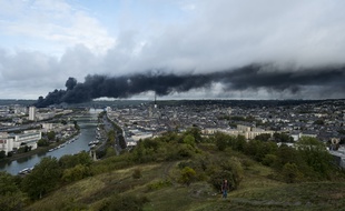 Parti de Rouen, le nuage de fumée a laissé des traces dans les Hauts-de-France.