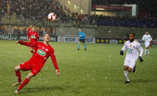 Double buteur ce mardi, Franck Julienne (à droite) a envoyé Lyon Duchère en 8es de finale grâce au succès (1-2) contre Anthony Vacheron et Andrézieux.