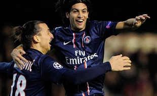 Zlatan Ibrahimovic et Javier Pastore lors du match de Ligue des champions contre Valence le 12 février 2013.