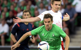 L'AS Saint-Etienne de Benjamin Corgnet lors de son barrage retour de Ligue Europa face à Milsani, le 27 août 2015. AFP PHOTO / JEAN-PHILIPPE KSIAZEK