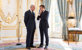 Laurent Fabius, président du Conseil constitutionnel, avec Emmanuel Macron le 6 novembre 2017.