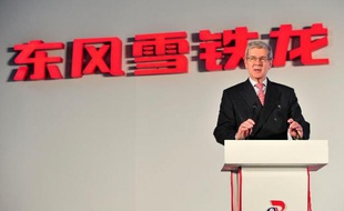 Le constructeur automobile chinois Dongfeng a confirmé la tenue de discussions avec le français PSA Peugeot Citroën en vue d'un partenariat commercial et capitalistique mais a indiqué qu'aucun accord n'avait été trouvé à ce jour.