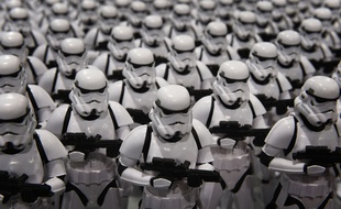 Une armée de stromtroopers, lors du salon Disney D23, le 15 août 2015.