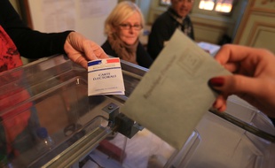 Quel sera le report des voix au second tour des élections régionales en Alsace-Champagne-Ardenne-Lorraine le 13 décembre? (Illustration)