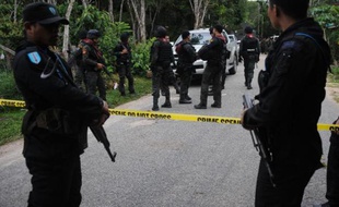 Une double attaque à la bombe dans le sud insurrectionnel de la Thaïlande a fait dix blessés samedi, dont un journaliste de l'AFP et trois de ses confrères.